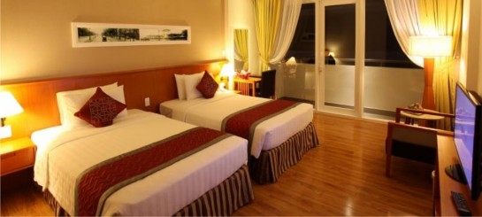 PHỤ LỤC 2 THỐNG KÊ MẪU KHẢO SÁT GIOITINH Frequency Percent Valid Percent Cumulative 4