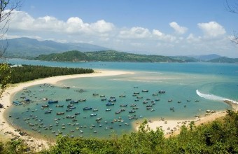 Hình 3 4 Rừng dừa ven Vịnh Xuân Đài Hình 3 5 Vũng Lắm ảnh Nguyễn Hữu 2