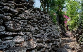 Cặp Kèn đá Tuy An Tường đá thôn Phú Hạnh Tuy An Báo Cảnh sát toàn cầu ngày 10