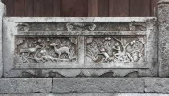 Tranh điêu khắc hình chim thú trên lan can đá chùa Bút Tháp Thuận Thành Bắc 2