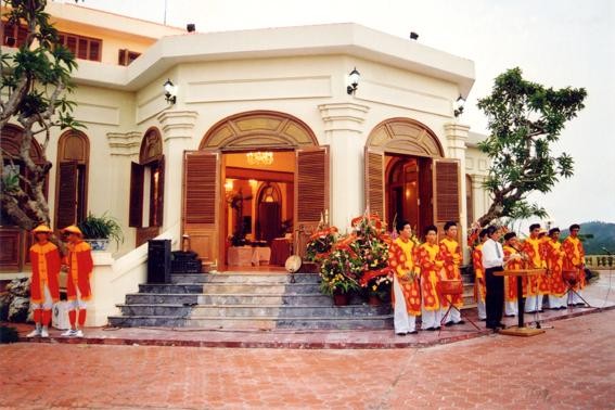 biệt thự bảo đại lễ hội chọi trâu đảo dáu biển đồ sơn khu di tích tháp 1