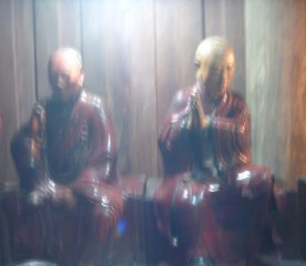 Hệ thống tượng Sách đồng tìm thấy ở tháp Tôn Đức 7