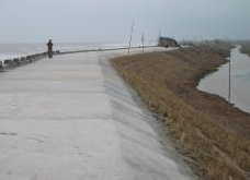 Hình 1 36 Đê biển Hải Phòng được cứng hoá bề mặt chống sóng tràn Hình 8