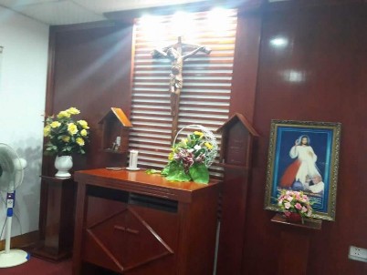 Ảnh 4 3 Bàn thờ của gia đình Công giáo Trung Văn Nam Từ Liêm Hà Nội Với 2