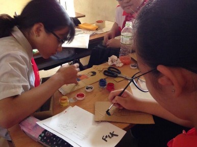 2 3 Hoạt động học nhóm trong giờ mỹ thuật của học sinh Trường THCS Hà Huy 3