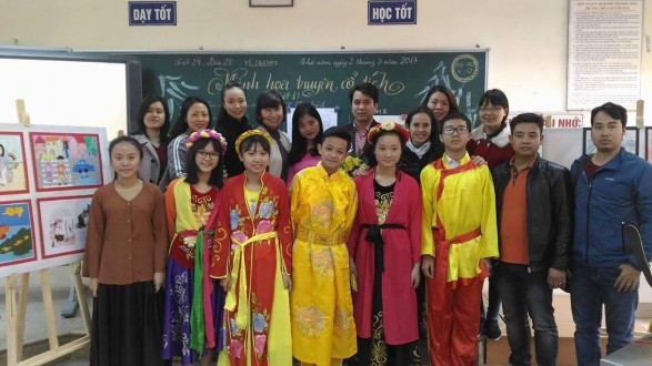 2 11 Thầy cô mỹ thuật dự giờ tiết minh họa truyện cổ tích Trường THCS 5