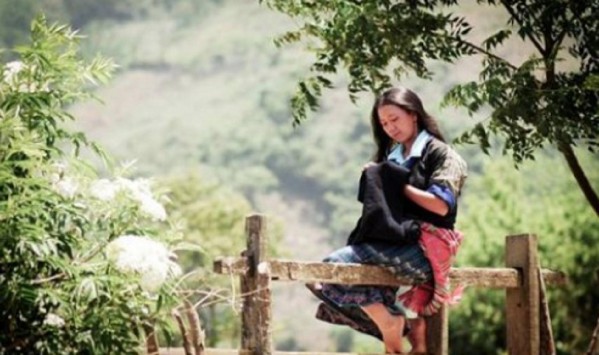 Thiếu nữ Mông ở Phình Hồ Trạm Tấu – Yên Bái Bừa ruộng bậc thang ở La 4