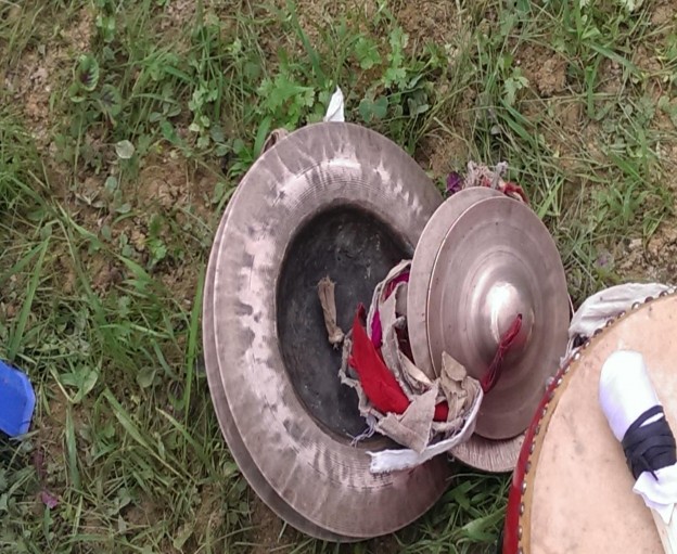 Ảnh 13 Thanh la – Nhạc cụ nghi lễ trong đám tang của người Nùng Dín Nguồn 1