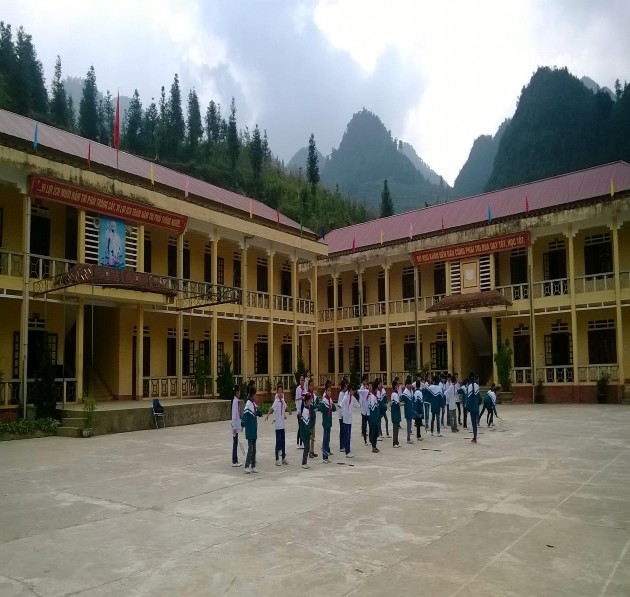 Ảnh 21 Sân trường THCS thị trấn Mường Khương Nguồn Ảnh tư liệu thực 5