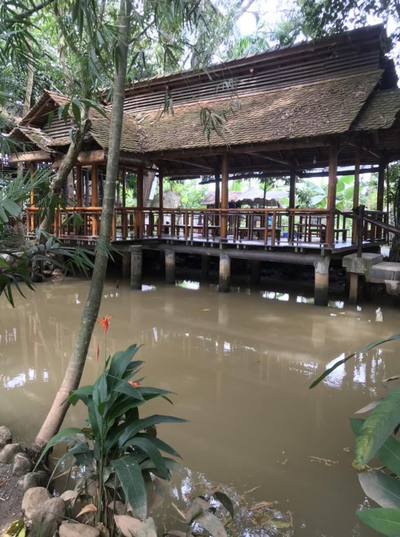 Hình PL9 Khu phục vụ khách tại khu DLST vườn làng bưởi Năm Huệ Nguồn tác 1