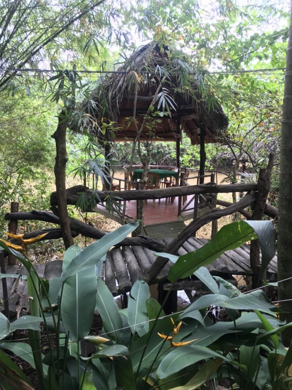 Hình PL10 Chòi phục vụ khách của khu DLST vườn làng bưởi Năm Huệ Nguồn tác 2