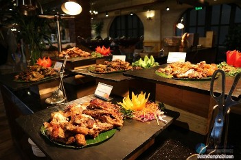 Hình 2 6 Nhà hàng Rồng đỏ nguồn website CVSKN Núi Thần Tài Nguyệt Long Hồ 6