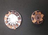 Hình 1 15 Mẫu gỗ và thiết bị chụp ảnh SEM Mẫu được đưa vào tủ chân 1