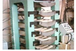 Hình 2 6 Máy ép thuỷ lực hoá mềm và uốn gỗ Nguồn Dimitar H Angelski 2014 3