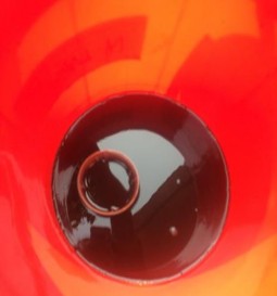 Hình 3 5 Pha dung dịch từ vỏ Hình 3 6 Xếp gỗ vào thùng và lá Bạch đàn 4