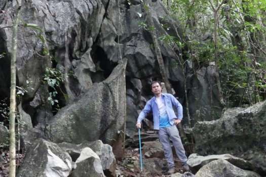 11 Dạng lỗ hang và vách đá ở tỉnh Viêng Chăn 15