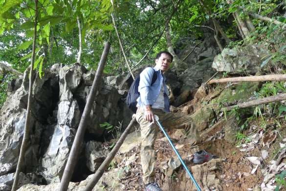 12 Dạng sinh cảnh núi đá ở tỉnh Luông Pha Bang 13 Cảnh núi đá vôi ở Văng 1