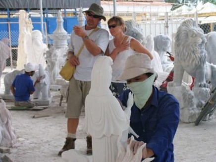 Hình 10 P Sản phẩm đá mỹ nghệ Non Nước trong giai đoạn đánh bóng Hình 11 P 10