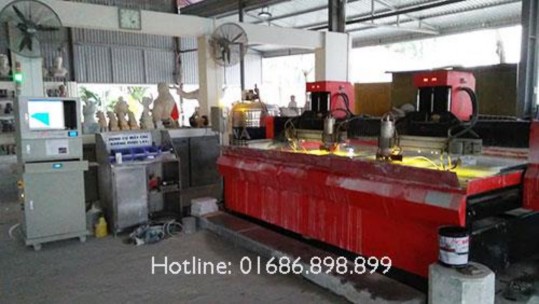 Hình 7 P Máy tự động điêu khắc đá CNC trong làng nghề Hình 8 P Máy CNC khắc 7