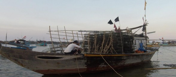 Hình 3 Tàu thuyền thực hiện mô hình 3 Thứ tự các bước thả lồng đánh 3