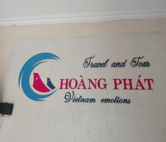 Logo và mũ cùng cờ của công ty năm 2020 2