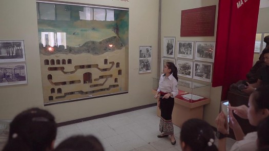 Tàng Quân khu IV Một số hình ảnh học sinh thuyết minh tại Bảo tàng Quân khu IV 10