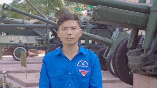 Thầy giáo Mai Văn Đạt phát biểu nhận xét về việc tổ chức HĐNK tại Bảo 7