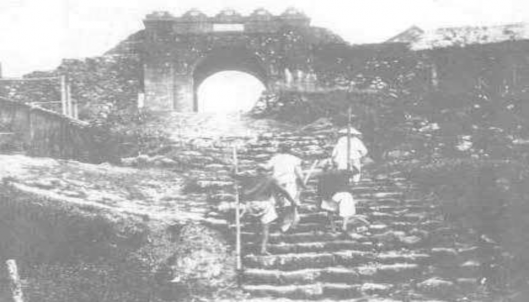 PL 18 MỘT ĐOẠN THÀNH TRẤN HẢI THUẬN AN PL 19 THUYỀN CHIẾN THỜI NGUYỄN PL 6