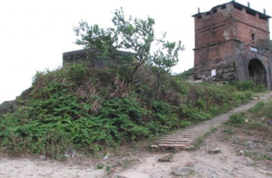 PL 18 MỘT ĐOẠN THÀNH TRẤN HẢI THUẬN AN PL 19 THUYỀN CHIẾN THỜI NGUYỄN PL 7