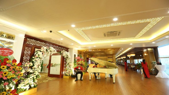 Sảnh tầng 4 Quầy bar và các bàn ngoài sảnh Hội trường Ruby Tầng 5 Hội 11