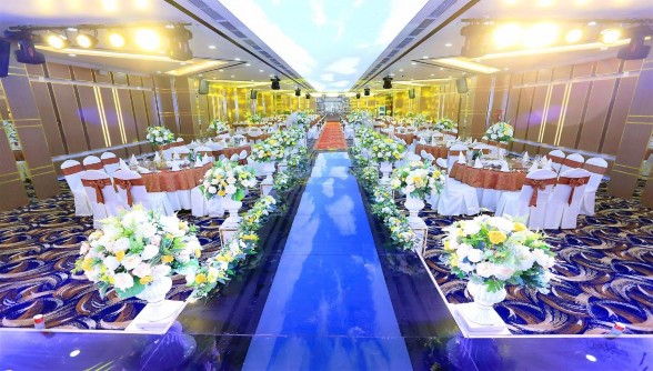 Hội trường Amber Tầng 4 Sảnh tầng 4 Quầy bar và các bàn ngoài sảnh Hội 8