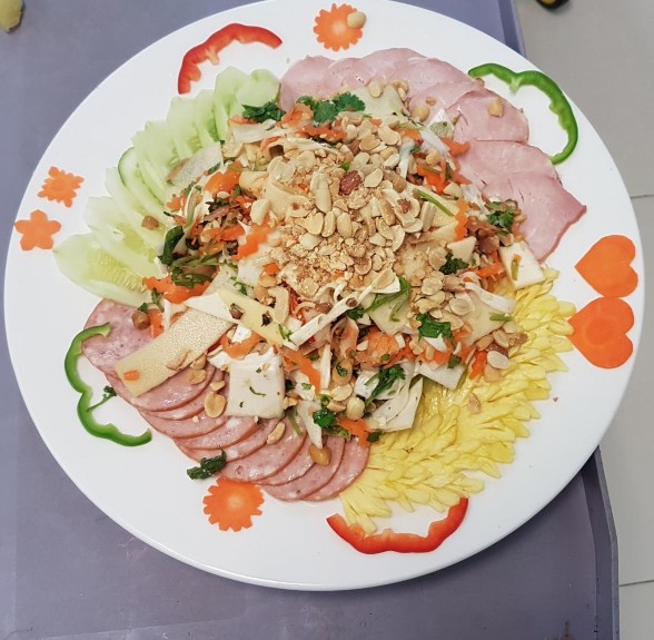 Nộm cổ hũ dừa thịt xá xíu Soup cua Bưởi 5 roi Cá hồi phi lê kiểu Pháp Một 9