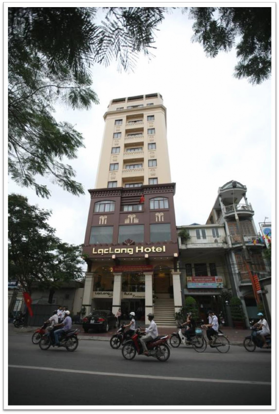 Toàn cảnh bên ngoài khách sạn Khu vực lễ tân Cở sở vật chất bộ phận lễ 1