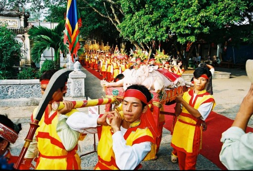 Rước cỗ lễ hội Kiếp Bạc 2015 Nguồn Ban Quản lý khu di tích Công Sơn Kiếp 2