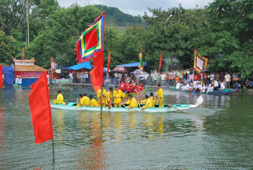 Trò chơi dân gian lễ hội Kiếp Bạc 2015 Nguồn Ban Quản lý khu di tích Công 4