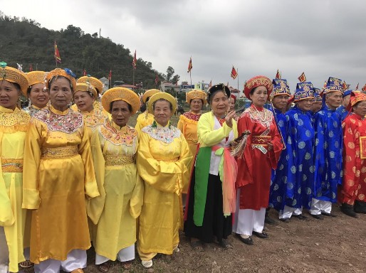 Hội các bà trong lễ rước lễ hội Tịch Điền 2015 Nguồn Tác giả 6