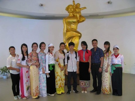 SV K61 khoa Lịch sử dạy học trải nghiệm sáng tạo tại Bảo tàng Dân tộc học 6