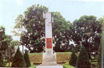 Sáng ngày 12 9 1930 khoảng 8 000 nông dân thuộc ba tổng Phù Long Thông Lạng 2