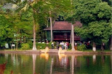 Khu lưu niệm Chủ tịch Hồ Chí Minh tại Phủ Chủ tịch thuộc địa phận 1