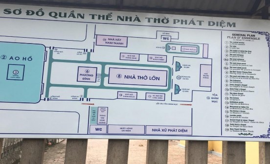 Sơ đồ quần thể Nhà thờ đá Phát Diệm được đặt chỉ dẫn ở cổng 2