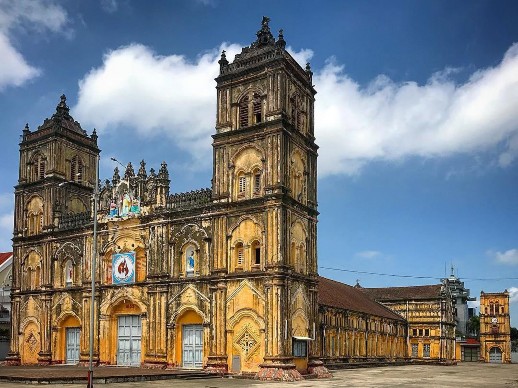 Nhà thờ chính tòa Bùi Chu Một buổi lễ diễn ra tại nhà thờ chính tòa Bùi Chu 12