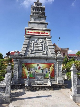 Lăng lưu giữ hài cốt của các vị tử vì đạo tại nhà thờ Phú Nhai 16