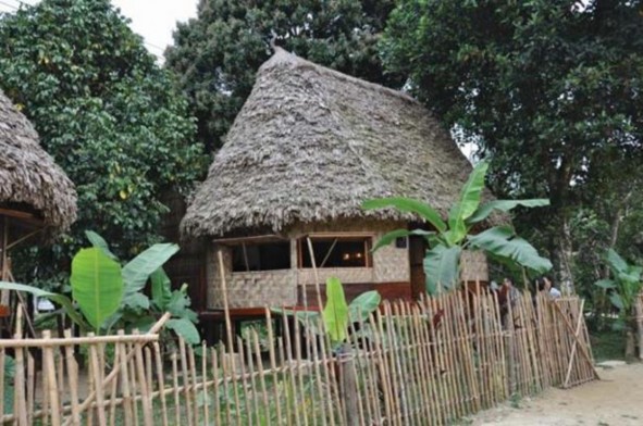 Nhà sàn truyền thống của người Cơ Tu ở thôn Bha Hôn Nhà mồ Cơ Tu Nhà moong 6