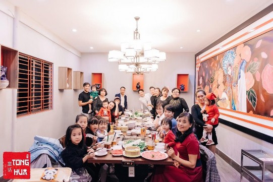 KHÁCH HÀNG DÙNG BỮA TẠI NHÀ HÀNG TONG HUA 2