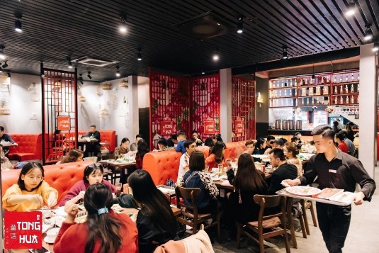 KHÁCH HÀNG DÙNG BỮA TẠI NHÀ HÀNG TONG HUA 3