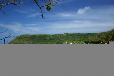 Bãi Đầm Trầu của huyện Côn Đảo là nơi có phong cảnh tuyệt đẹp với bờ 2