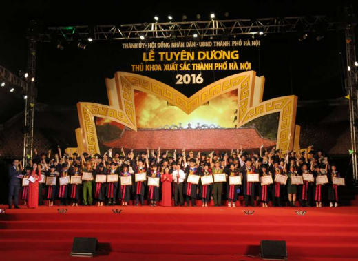 Hình 8 Lễ tuyên dương trao bằng khen Nguồn vanmieu gov vn 2016 Hình 9 Sự kiện 9