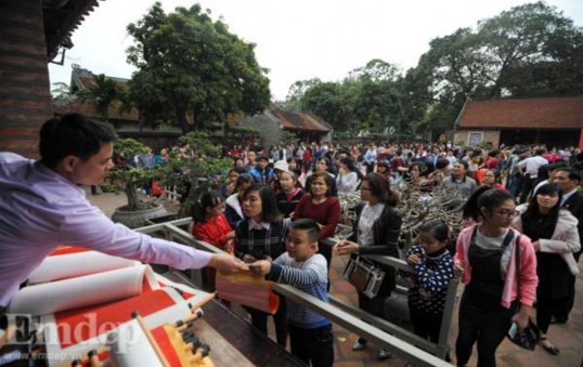 Hình 13 Hoạt động xin chữ đầu năm Nguồn vietnamtourism com 2017 Hình 14 Du 3