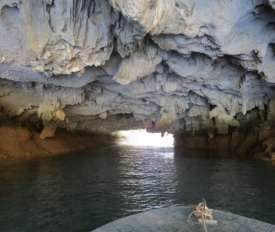 Hình 4 13 Đảo Cát Dứa Hình 4 14 Hang sáng Vạn Tà Nguồn ảnh Nghiên 2