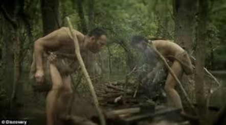 Thái Bình Dương xanh rì lăn tăn những đợt sóng ập vào mạn thuyền Bỗng từ 1